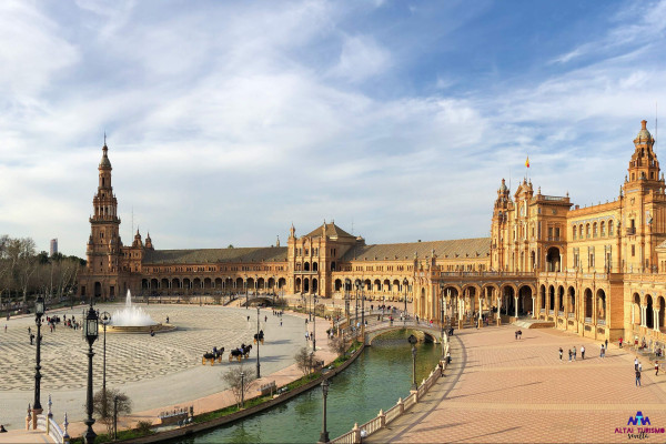 Plaza de España in Seville