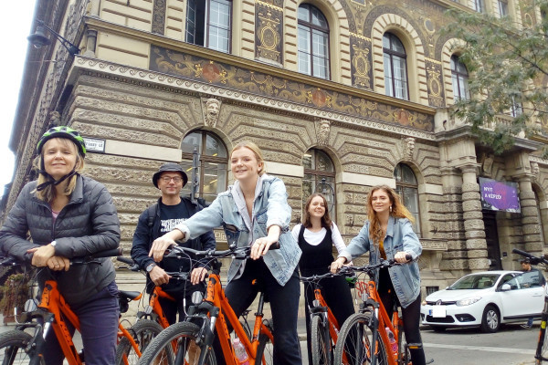 Touring Andrassy Avenue