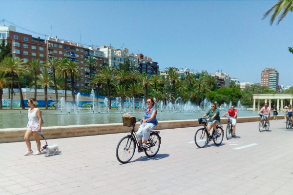 Ride through the Turia park