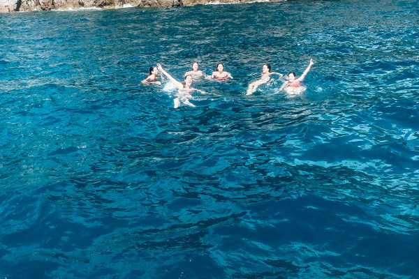 Bachelorette party by boat, aperitif and sunset tour, Amalficoastlovers