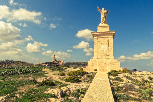 The statue of St Paul commemorates the shipwreck of the Apostle in Malta 2,000+ years ago. 