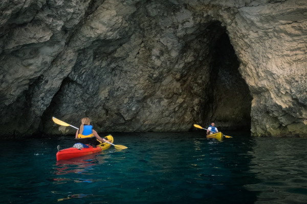 Entering the cave within 'Rdum il-Biez' Bay