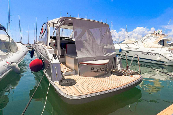 Tour of the Amalfi Coast in Yacht Conam 40, salerno
