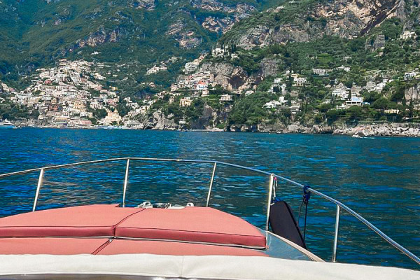 Tour of the Amalfi Coast in Yacht Conam 40, salerno
