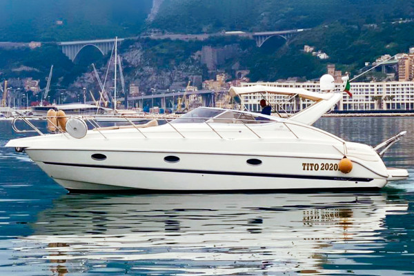 Private boat tour of the Amalfi Coast on yacht Cranchi Zaffiro 34 - Tito rent
