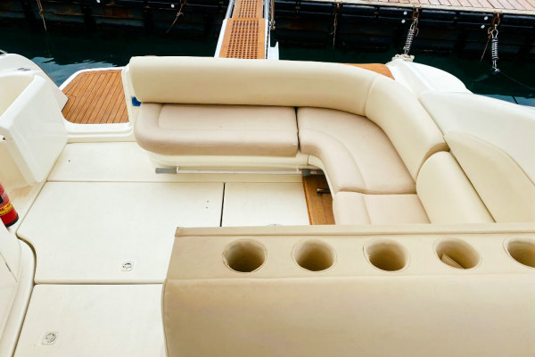 Private boat tour of the Amalfi Coast on yacht Cranchi Zaffiro 34 - Tito rent
