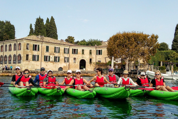 Morning or afternoon canoe tour from Garda to Punta San Vigilio