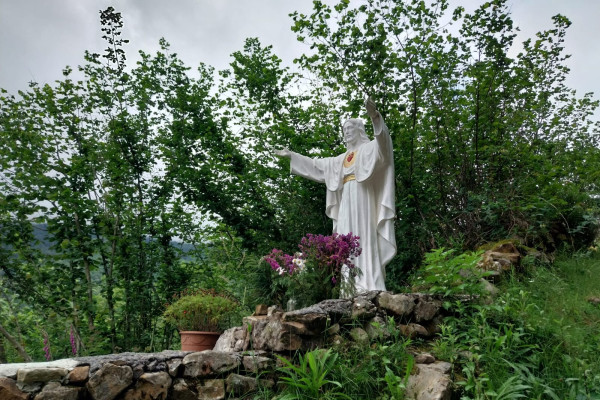 Jesus sculpture