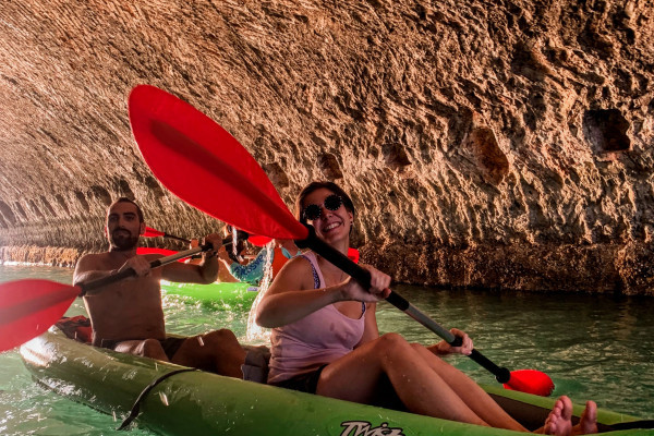 paddling through the tunnels of the Peschiera Walls