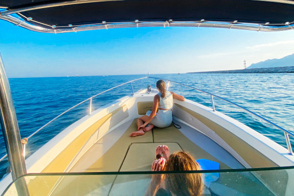 Rent boat CAD25 250 hp with skipper from Salerno, Amalficoastlovers