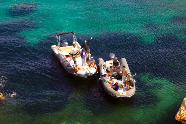 organise your stag / hen party at sea in Marseille