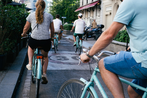 Cycling in 30 km/hour speed limit area