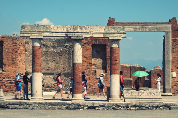 Private tour by car from Salerno to Vietri sul mare, Pompei and Paestum
