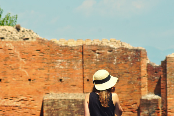 Private tour by car from Salerno to Vietri sul mare, Pompei and Paestum
