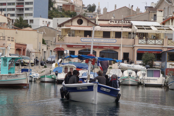 discovery of the heritage of Marseille aboard a boat