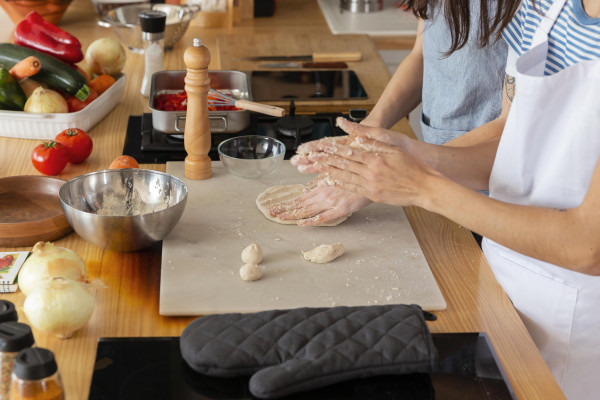 Guided Tour: Distillery, Limoncello, Cooking Class and Lunch