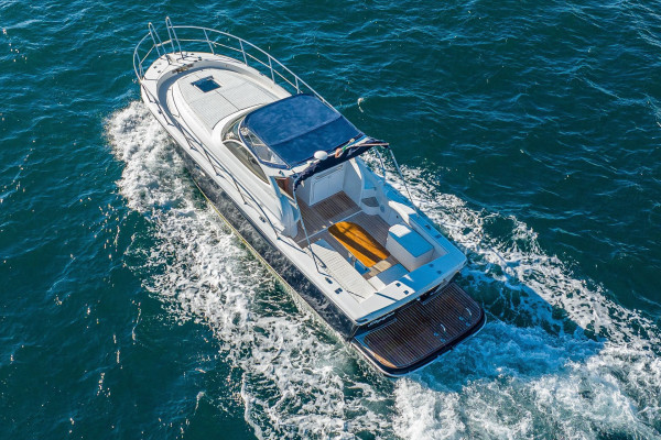 GENESI 930 Private tour in Premium Yacht from Sorrento to Capri and Positano