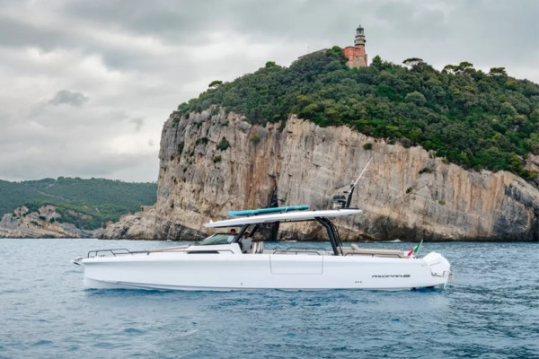 Rent Yacht Axopar 45 Sun Top con Skipper from naples

