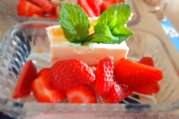 Picnic prepared by chef Kris Wijnen using fresh produce : example of dessert