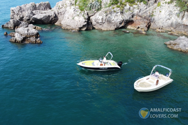Private tour by 40cv boat from Salerno to Amalfi and Positano
