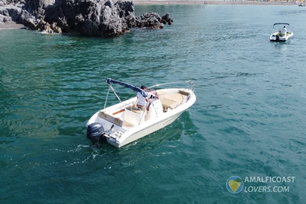 Private tour by 40cv boat from Salerno to Amalfi and Positano
