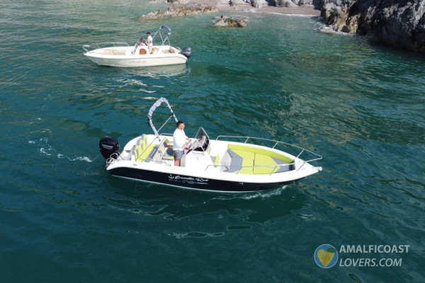Private tour by 40cv boat from Salerno to Amalfi and Positano
