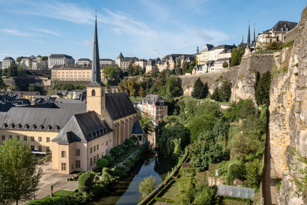 Luxembourg City Tour with the minibus in the City Grund
