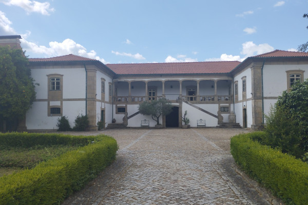 Porto Outside
