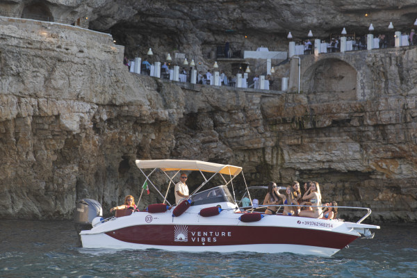 Exclusive Boat Party Experience