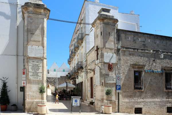 Discover Matera & Alberobello: Exclusive UNESCO Tour from Monopoli
