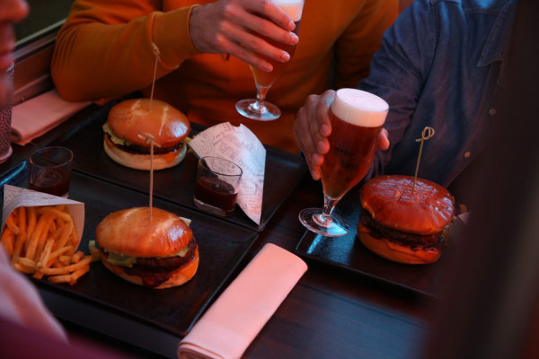 American Tour in the School Bus, Dinner Hopping