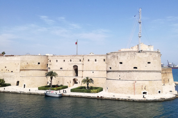 Authentic Routes: The Treasures of Magna Graecia with Pick-Up from Monopoli