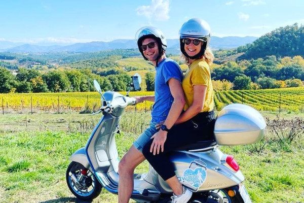 GUESTS ON VESPA