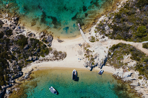 Double-faced beach