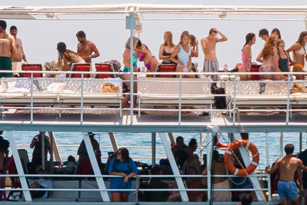 Swimming cruise Rhodes