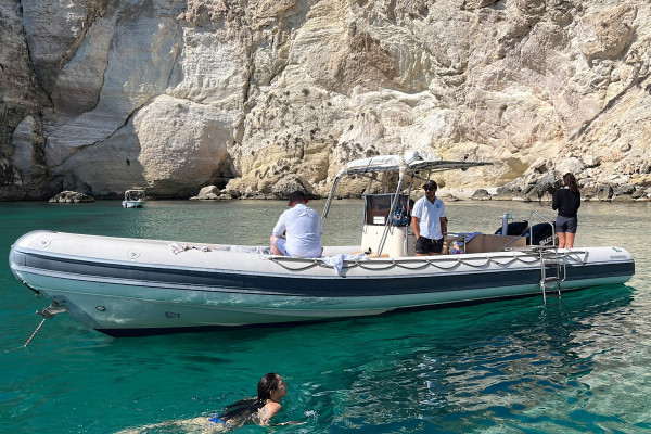 "A day on a boat surrounded by unspoiled nature and relaxation"