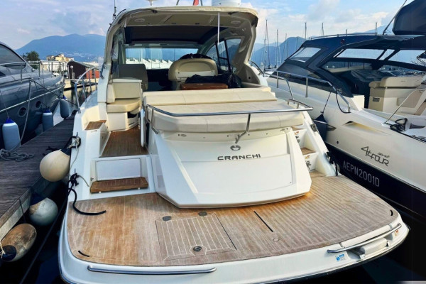 Yacht excursion with Skipper from Salerno to Positano, Cranchi M44
