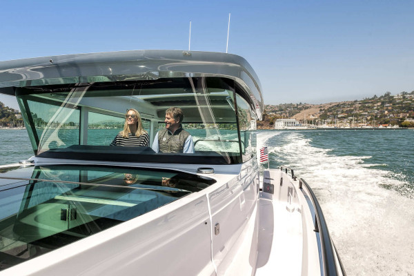 Axopar 37 XC Cabin