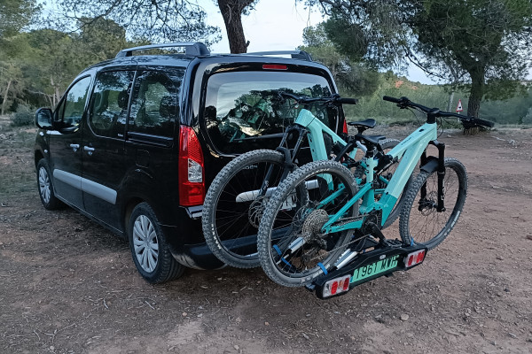 Your adventure begins at your doorstep—our Sierra Calderona e-bike tour includes door-to-trail transfers