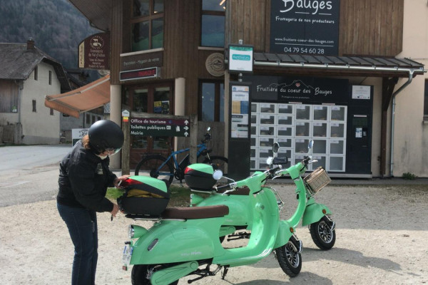 electric vespa 