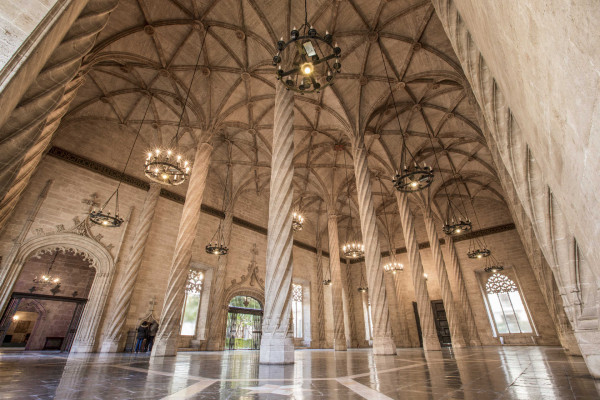 Admire the Silk Exchange, one of Valencia’s top cultural highlights, on this 2.5h tour
