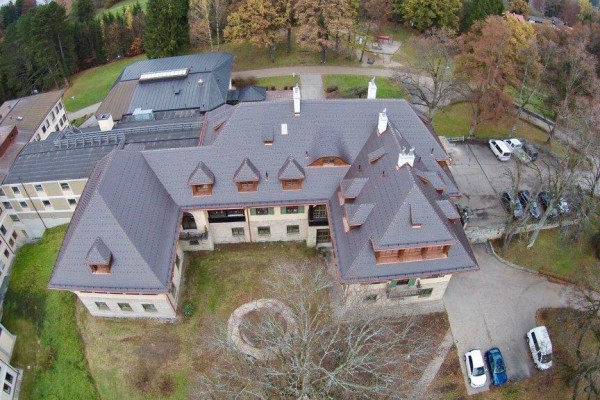 The Loeb couple's country house