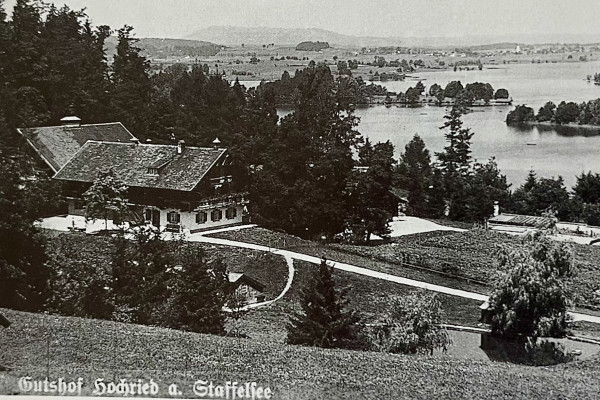 The Loeb couple's farm house with a view on the lake Staffelsee