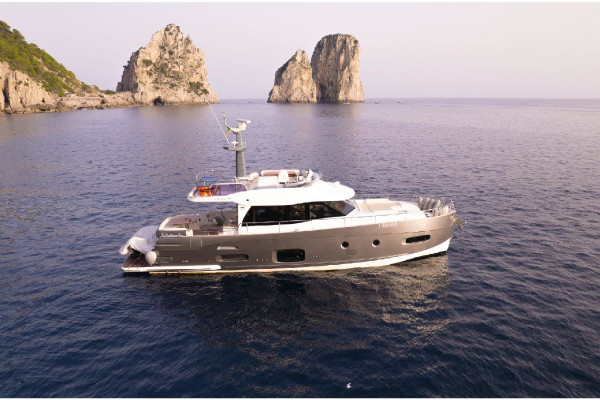 Yacht Charter Azimut Magellano 53 - Capri and Amalfi Coast
