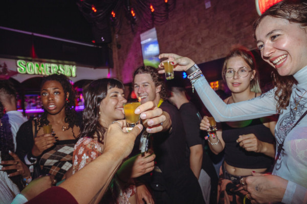 Making new friends over drinking games at Lisbon’s bars