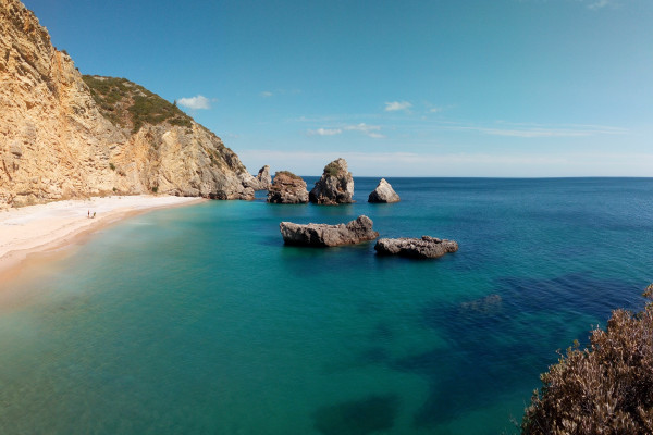 Let the ocean surprise you—snorkelling, cliff walks, and secret shores await.