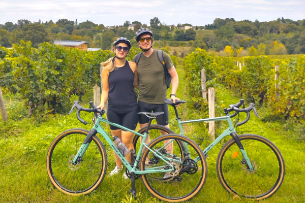 Bordeaux Wine Trip : Discover the Bordeaux vineyards by Gravel Bike.
