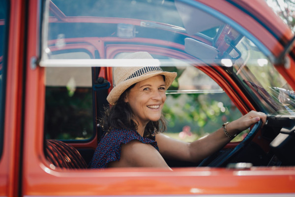 Wine tour 2CV Saint-Tropez - Elia Kuhn Photographe - Beyond The Wine 