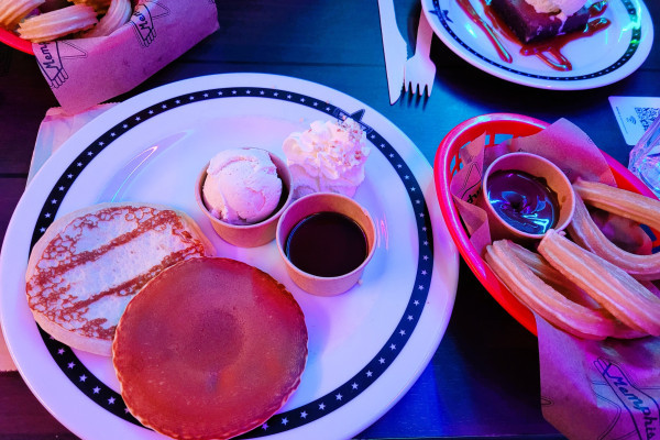 Pancakes, Churros and Brownie during the American Tour on Dinner Hopping
