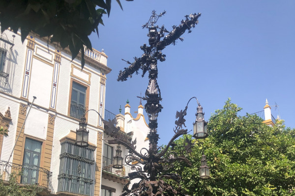 Plaza de Santa Cruz old synagogue